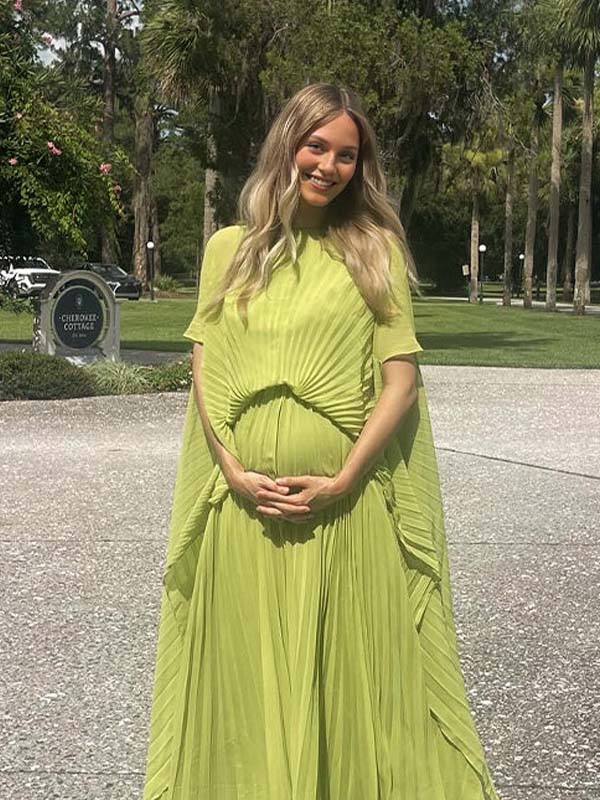 Momyknows Light Green Pleated Batwing Sleeve Maternity Maxi Dress