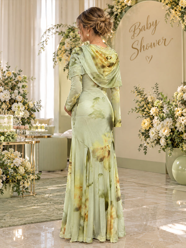 Green Elegant Maternity Maxi Dress with Ruched Detail and Printed Cape Design