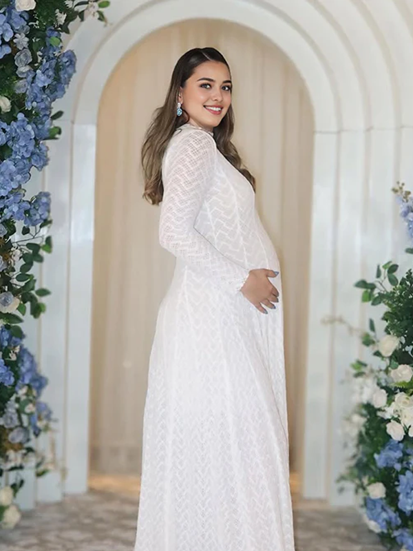 Momyknows White Wavy-Pattern Lace Ruffle Big Swing Wedding Gown Maternity Maxi Dress