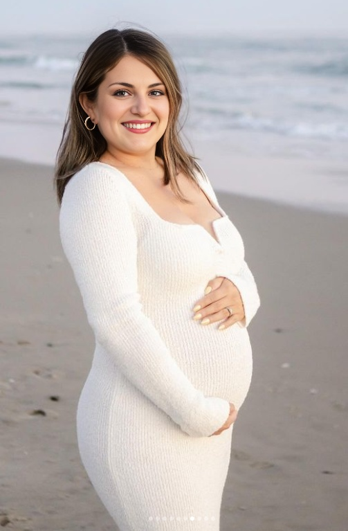 Momyknows White Knitted Solid Color Bodycon Going Out  Photoshoot Maternity Sweater  Dress