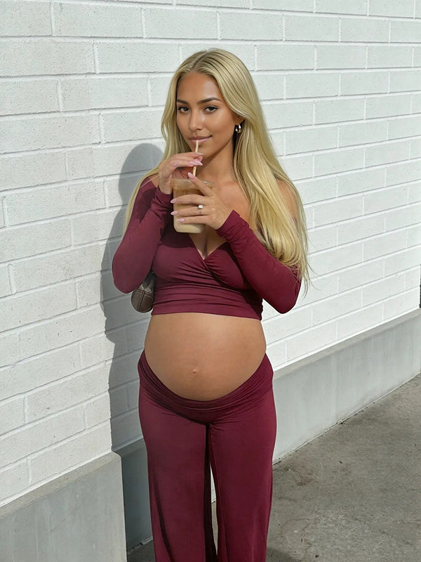 Red 2-in-1 Ruched Bodycon Maternity Top and Leggings Set with Ruched Details & 2-in-1 Design Fitted Bodycon Design
